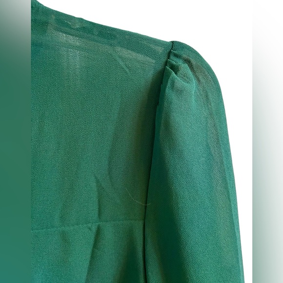 ANTHROPOLOGIE MONTEAU LOS ANGELES Ruffle Elbow Length Blouse Green M ✨LIKE NEW✨ - Picture 5 of 10